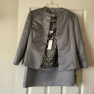 Brand New Tahari 3 pièce evening silver suit set
